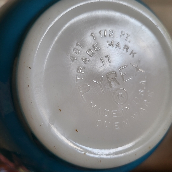 Pyrex bowl 401 1 1/2 PT ovenware - Picture 5 of 6